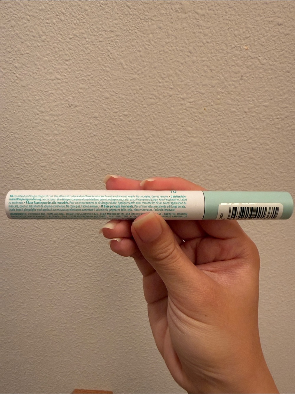 essence Curl Fixing Lash Base - Picture 2 of 2